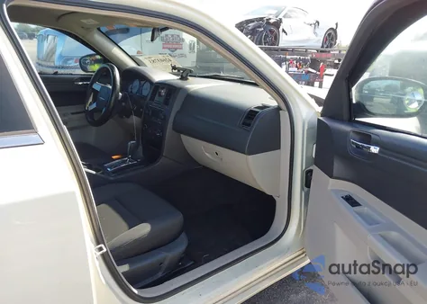 2007 Chrysler 300 from USA, damaged, VIN 2C3KA43R67H693187